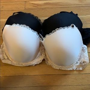 Victoria Secrets 2 bras size 36C